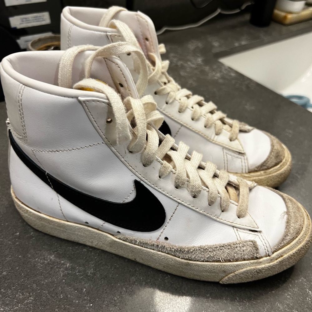 Nike Blazer Mid ’77 White Black Women’s 6.5 High-Top Sneakers